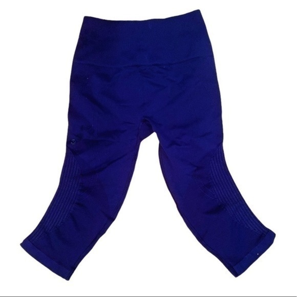 lululemon athletica Pants - Lululemon Seamless Crop Leggings blue Size 4